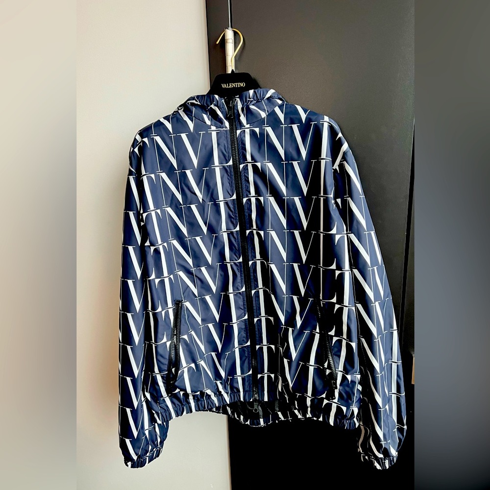 Valentino Windbreaker in a Size Large Men’s/Unisex .